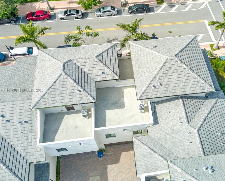 En Venta: $1,200,000 (3 camas, 3 baños, 2366 Pies cuadrados)