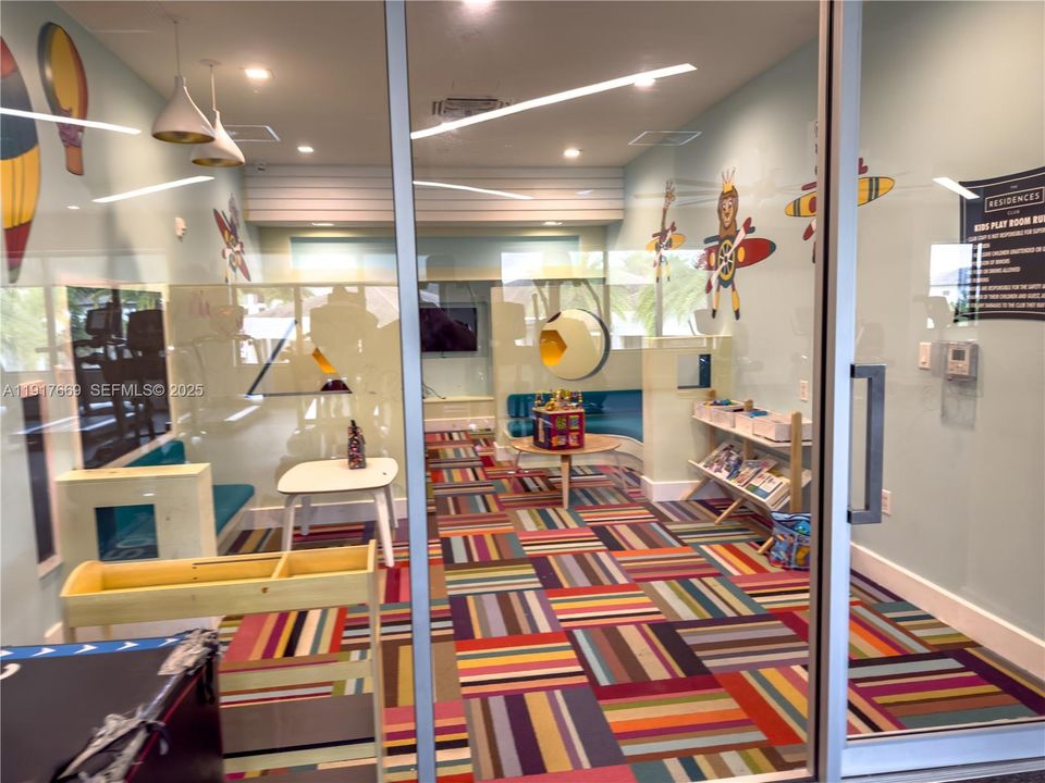 En Venta: $1,200,000 (3 camas, 3 baños, 2366 Pies cuadrados)