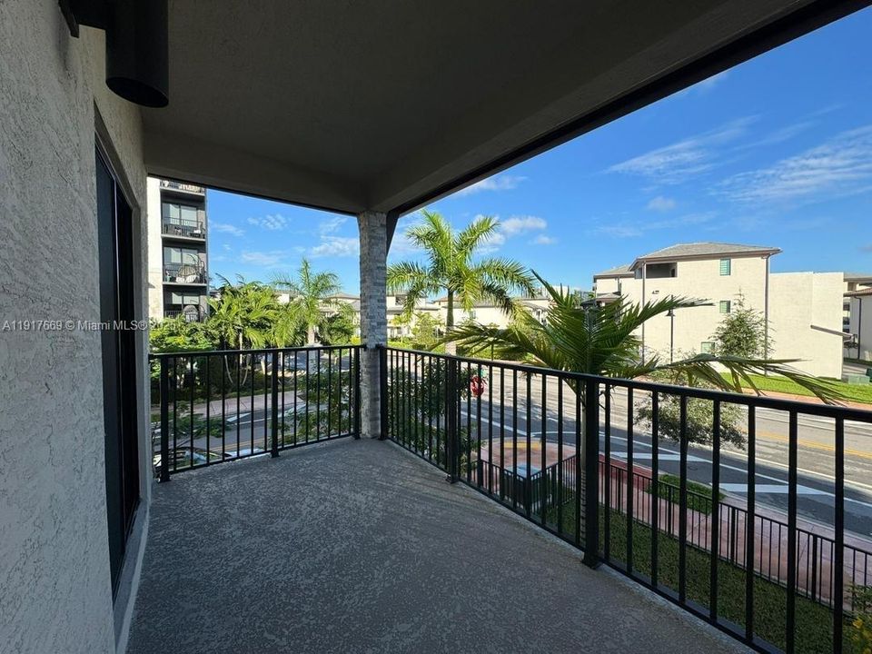 For Sale: $1,200,000 (3 beds, 3 baths, 2366 Square Feet)