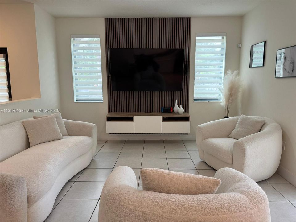 For Sale: $1,200,000 (3 beds, 3 baths, 2366 Square Feet)