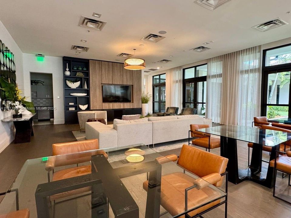 For Sale: $1,200,000 (3 beds, 3 baths, 2366 Square Feet)