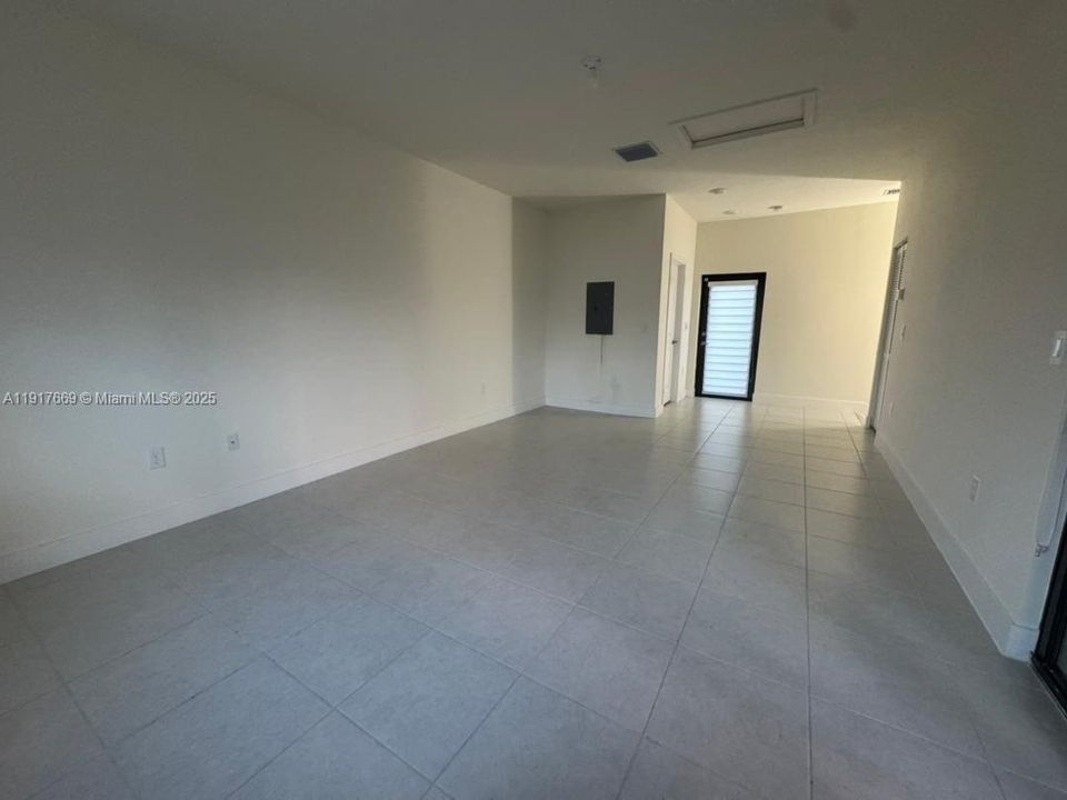 For Sale: $1,200,000 (3 beds, 3 baths, 2366 Square Feet)