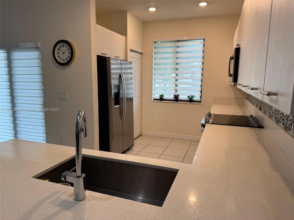 For Sale: $1,200,000 (3 beds, 3 baths, 2366 Square Feet)