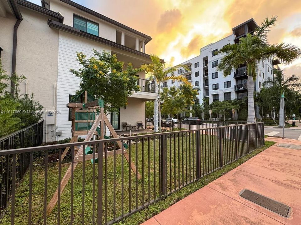 For Sale: $1,200,000 (3 beds, 3 baths, 2366 Square Feet)