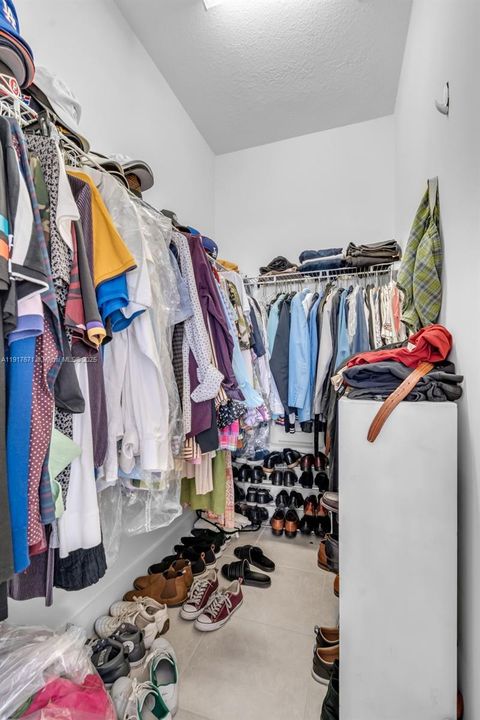 En Venta: $485,000 (3 camas, 2 baños, 1135 Pies cuadrados)