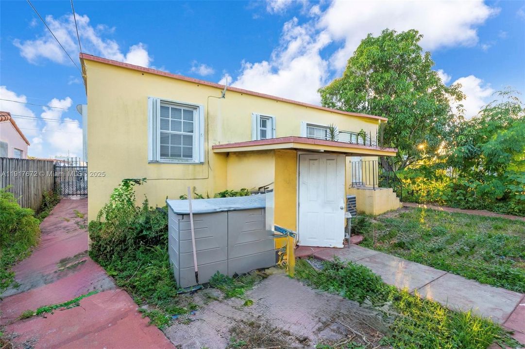 Active With Contract: $1,020,000 (0 beds, 0 baths, 2532 Square Feet)