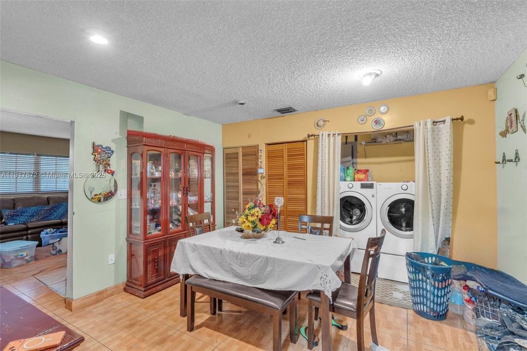 Active With Contract: $1,020,000 (0 beds, 0 baths, 2532 Square Feet)