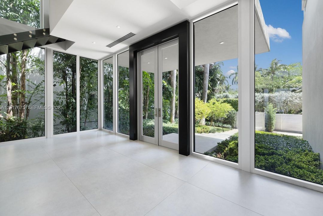 В аренду: $75,000 (5 спален, 5 ванн, 5303 Квадратных фут)