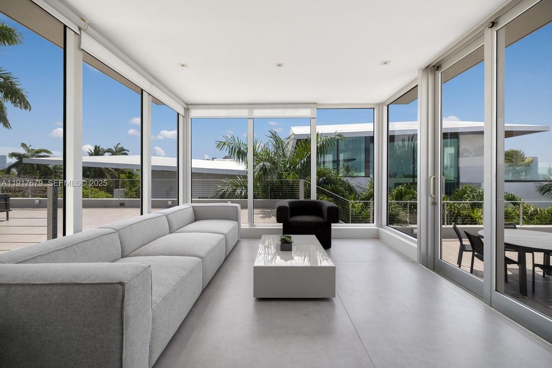 На продажу: $16,500,000 (5 спален, 5 ванн, 5303 Квадратных фут)