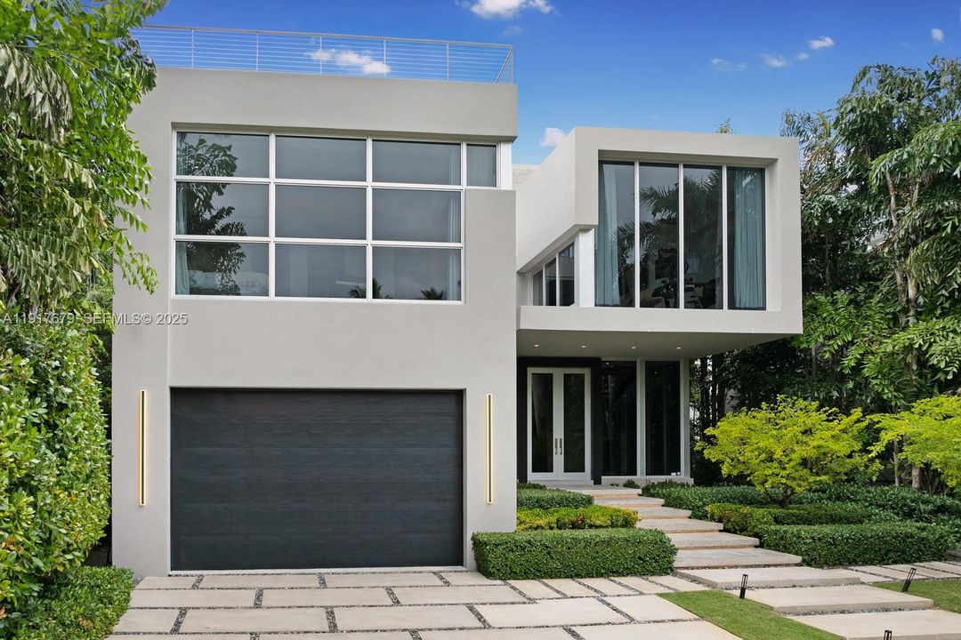 На продажу: $16,500,000 (5 спален, 5 ванн, 5303 Квадратных фут)