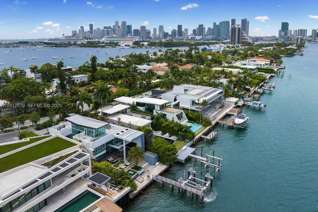 На продажу: $16,500,000 (5 спален, 5 ванн, 5303 Квадратных фут)