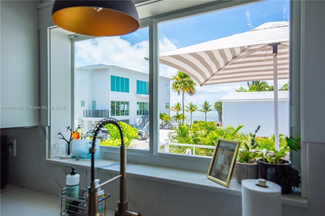 待售: $1,200,000 (4 贝兹, 3 浴室, 2392 平方英尺)