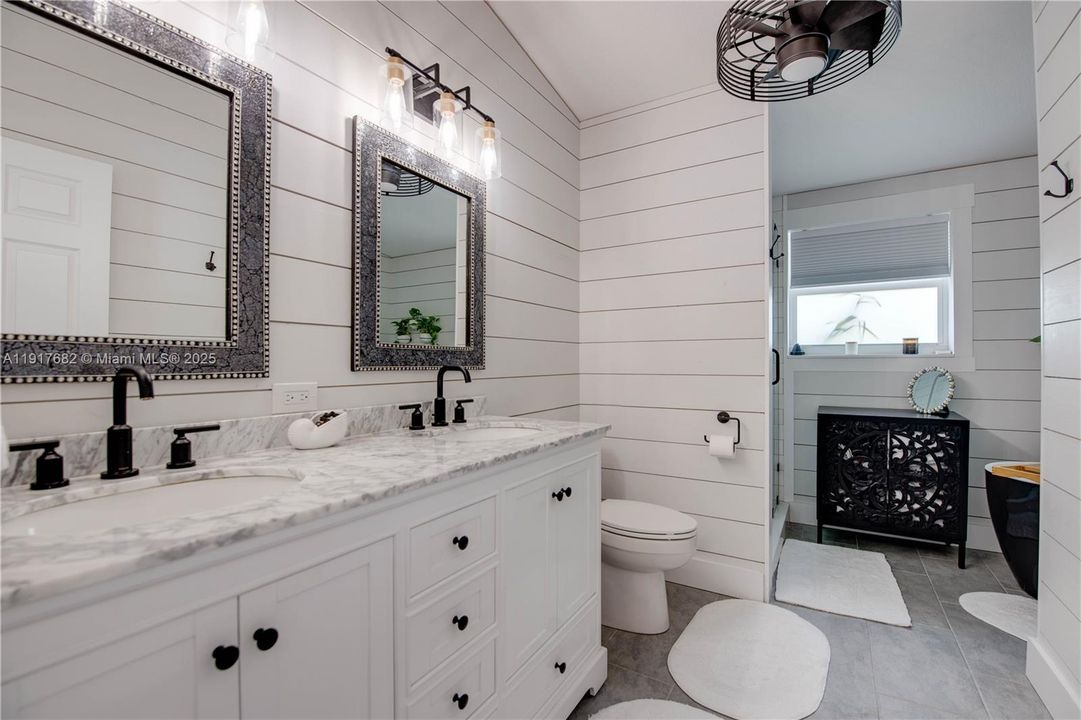 待售: $1,200,000 (4 贝兹, 3 浴室, 2392 平方英尺)