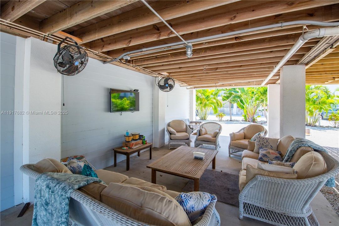 待售: $1,200,000 (4 贝兹, 3 浴室, 2392 平方英尺)