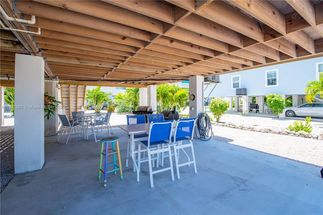 待售: $1,200,000 (4 贝兹, 3 浴室, 2392 平方英尺)