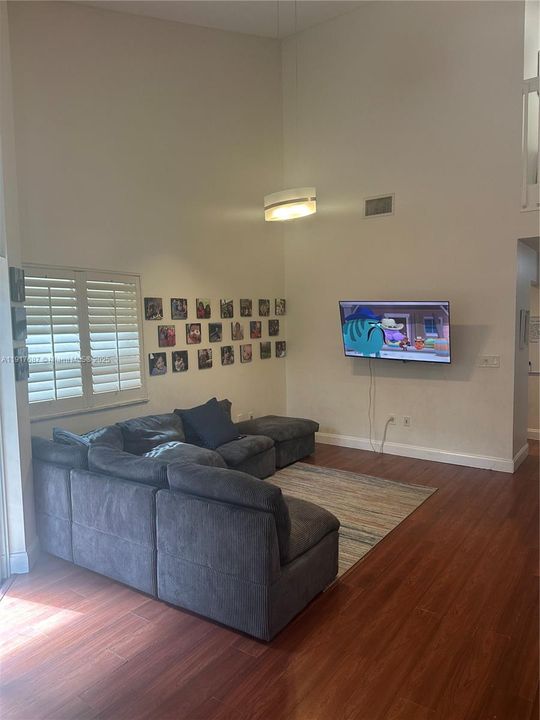 待售: $729,000 (3 贝兹, 2 浴室, 2346 平方英尺)