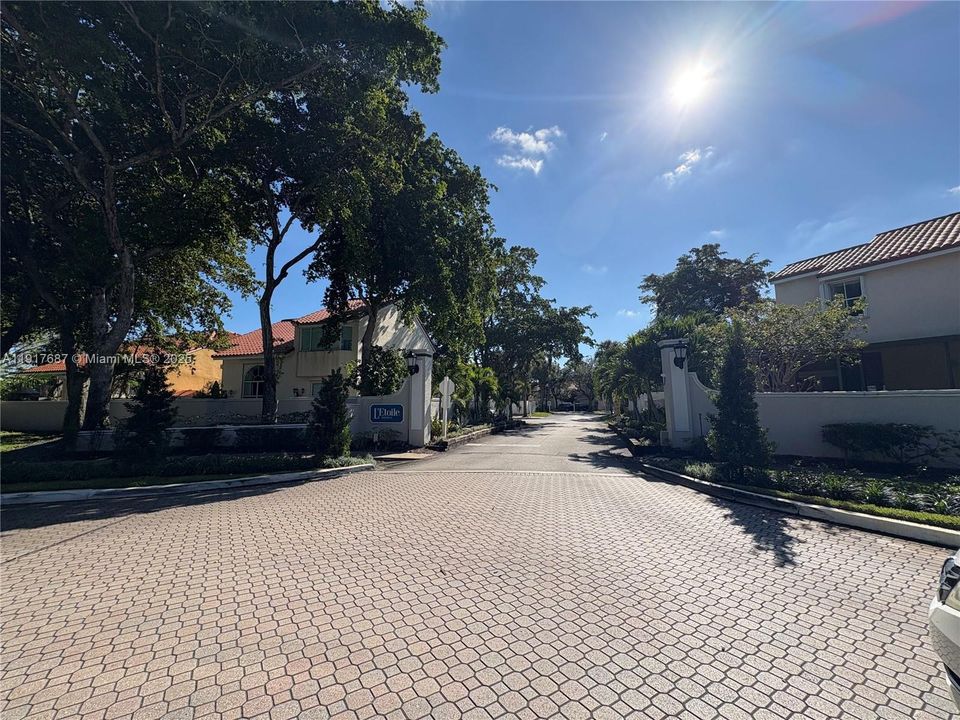 待售: $729,000 (3 贝兹, 2 浴室, 2346 平方英尺)