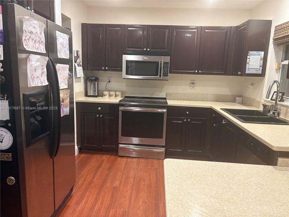 待售: $729,000 (3 贝兹, 2 浴室, 2346 平方英尺)