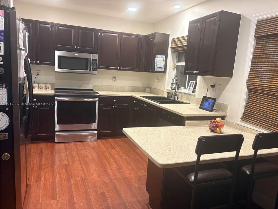 待售: $729,000 (3 贝兹, 2 浴室, 2346 平方英尺)