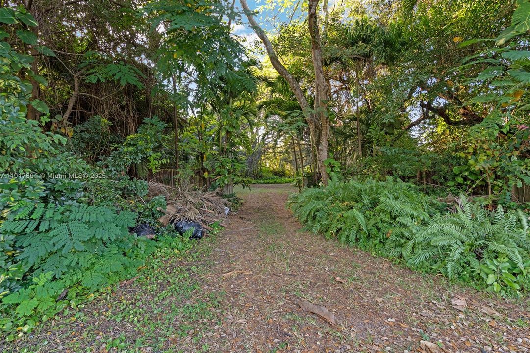 待售: $1,675,000 (1.00 acres)