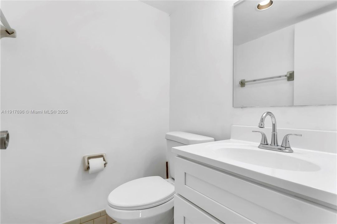 For Rent: $3,200 (3 beds, 2 baths, 1577 Square Feet)