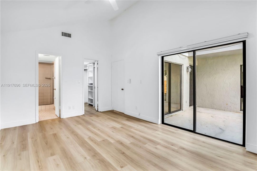 For Rent: $3,200 (3 beds, 2 baths, 1577 Square Feet)