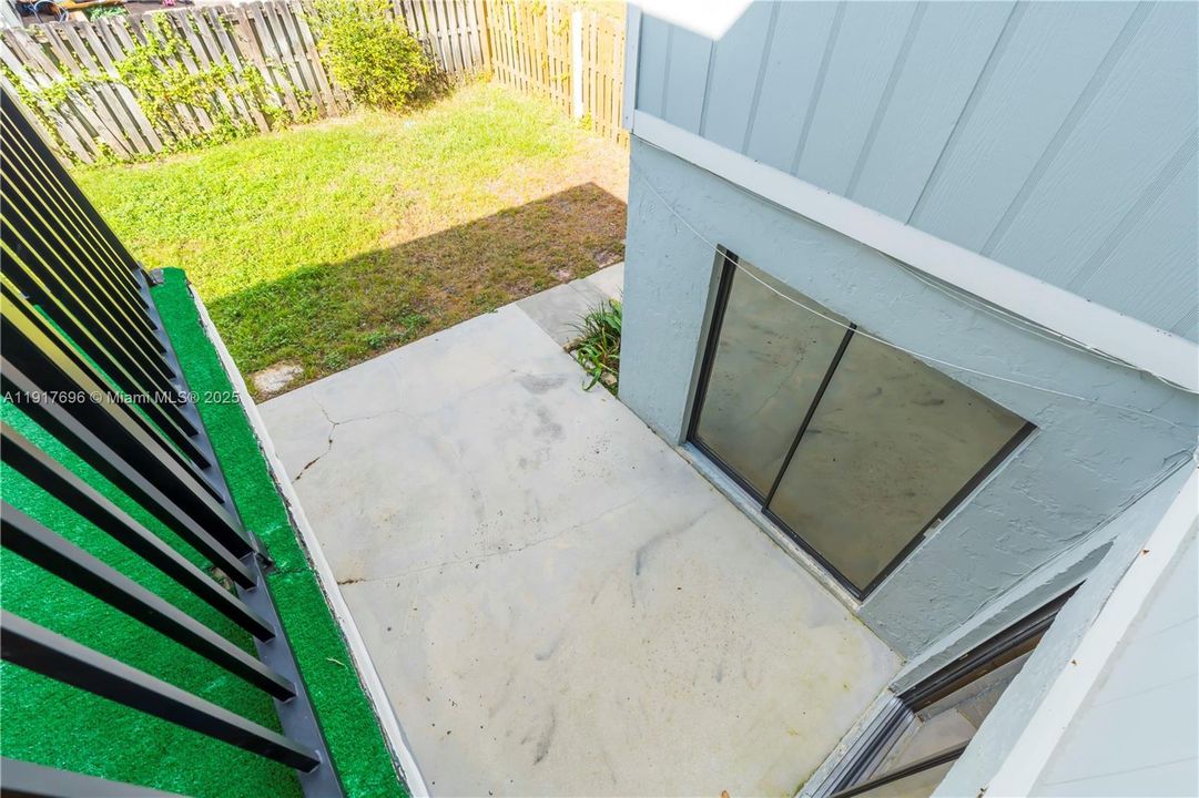 For Rent: $3,200 (3 beds, 2 baths, 1577 Square Feet)