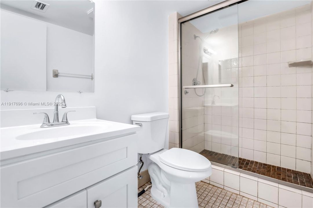 For Rent: $3,200 (3 beds, 2 baths, 1577 Square Feet)