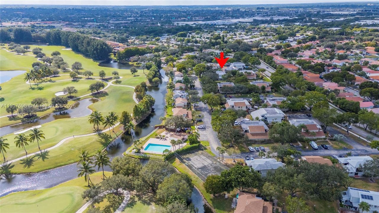 For Rent: $3,200 (3 beds, 2 baths, 1577 Square Feet)