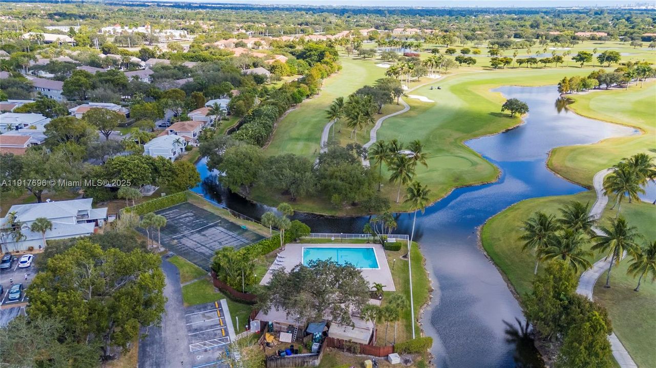 For Rent: $3,200 (3 beds, 2 baths, 1577 Square Feet)