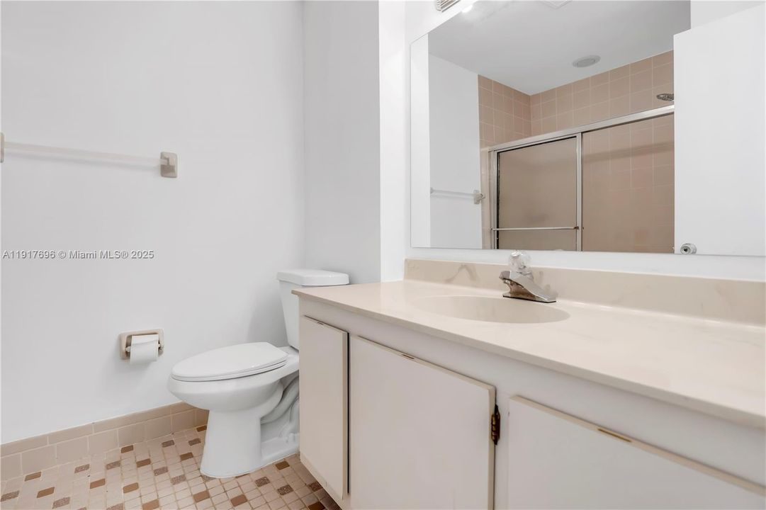 For Rent: $3,200 (3 beds, 2 baths, 1577 Square Feet)