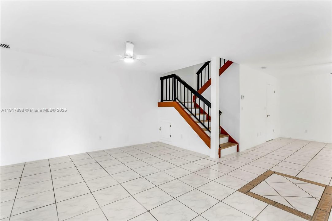 For Rent: $3,200 (3 beds, 2 baths, 1577 Square Feet)