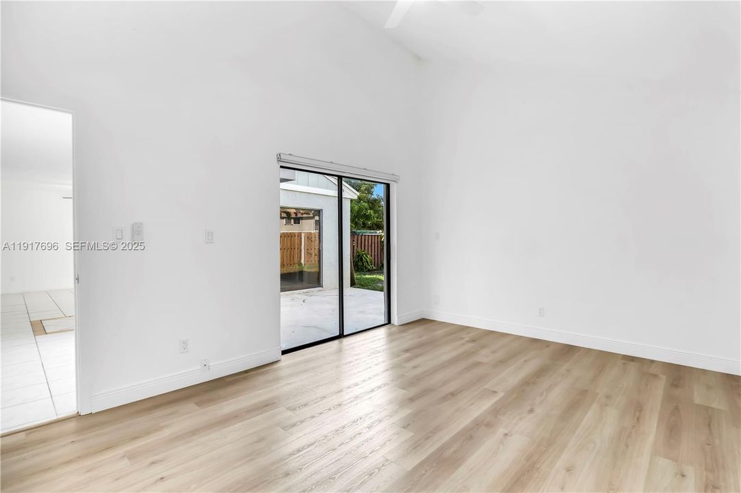 For Rent: $3,200 (3 beds, 2 baths, 1577 Square Feet)