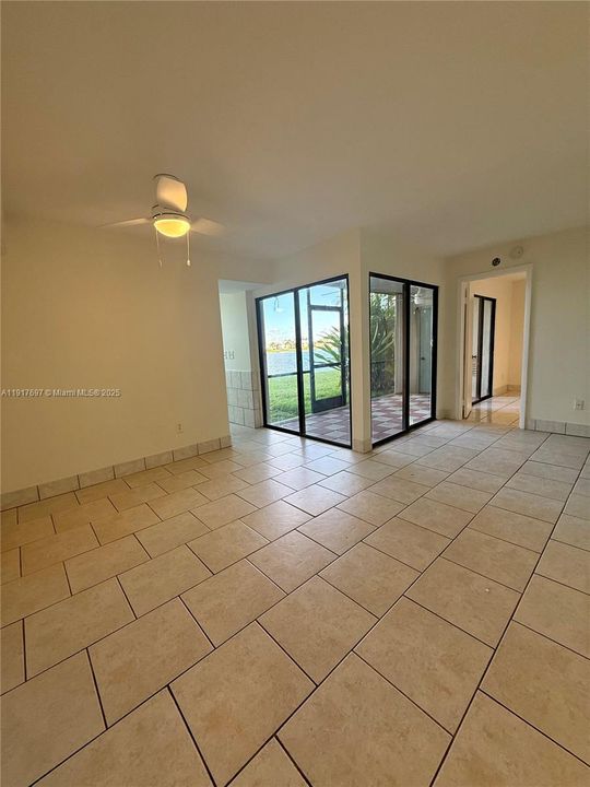 В аренду: $2,000 (2 спален, 2 ванн, 960 Квадратных фут)