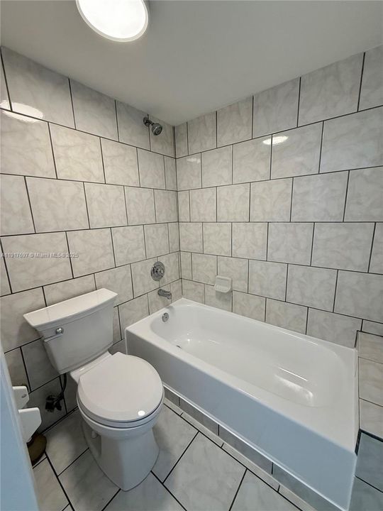 В аренду: $2,000 (2 спален, 2 ванн, 960 Квадратных фут)