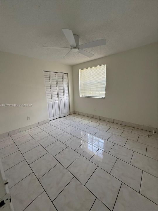 В аренду: $2,000 (2 спален, 2 ванн, 960 Квадратных фут)