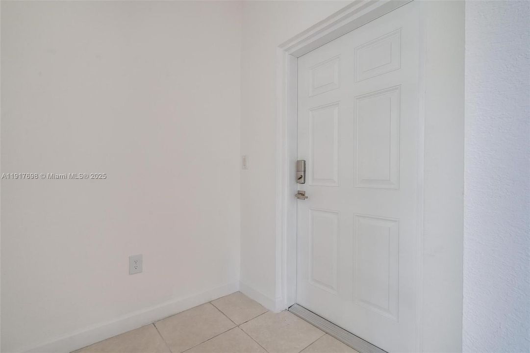 For Rent: $2,950 (3 beds, 2 baths, 1445 Square Feet)