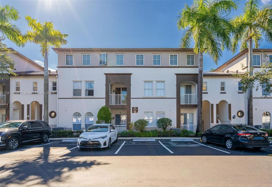 For Rent: $2,950 (3 beds, 2 baths, 1445 Square Feet)