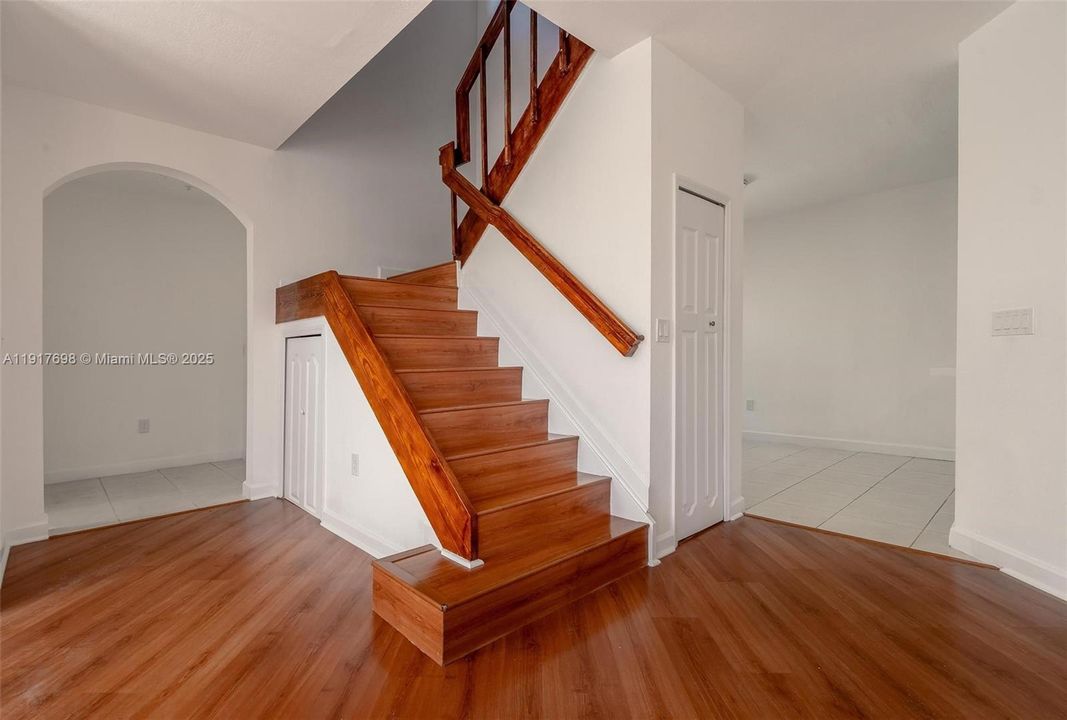 For Rent: $2,950 (3 beds, 2 baths, 1445 Square Feet)