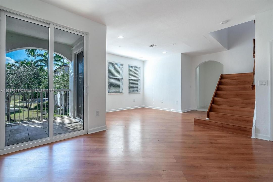 For Rent: $2,950 (3 beds, 2 baths, 1445 Square Feet)