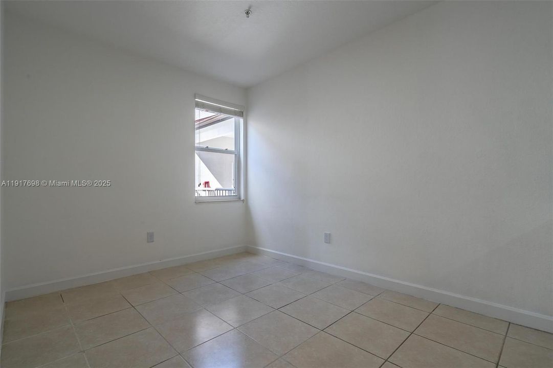 For Rent: $2,950 (3 beds, 2 baths, 1445 Square Feet)