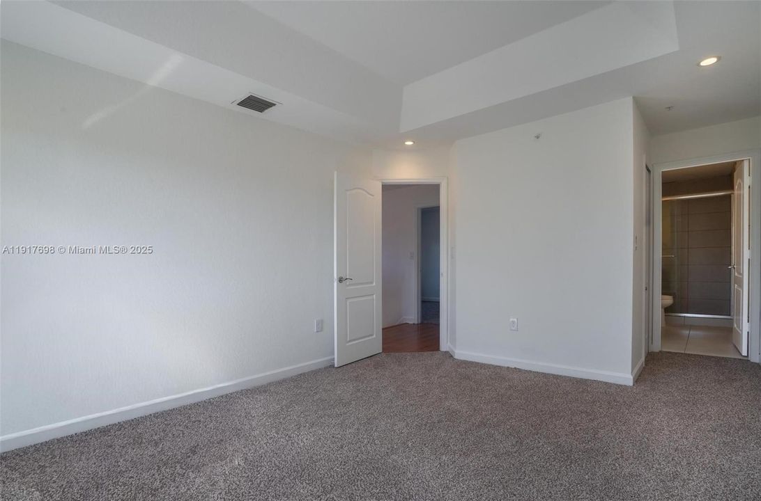 For Rent: $2,950 (3 beds, 2 baths, 1445 Square Feet)