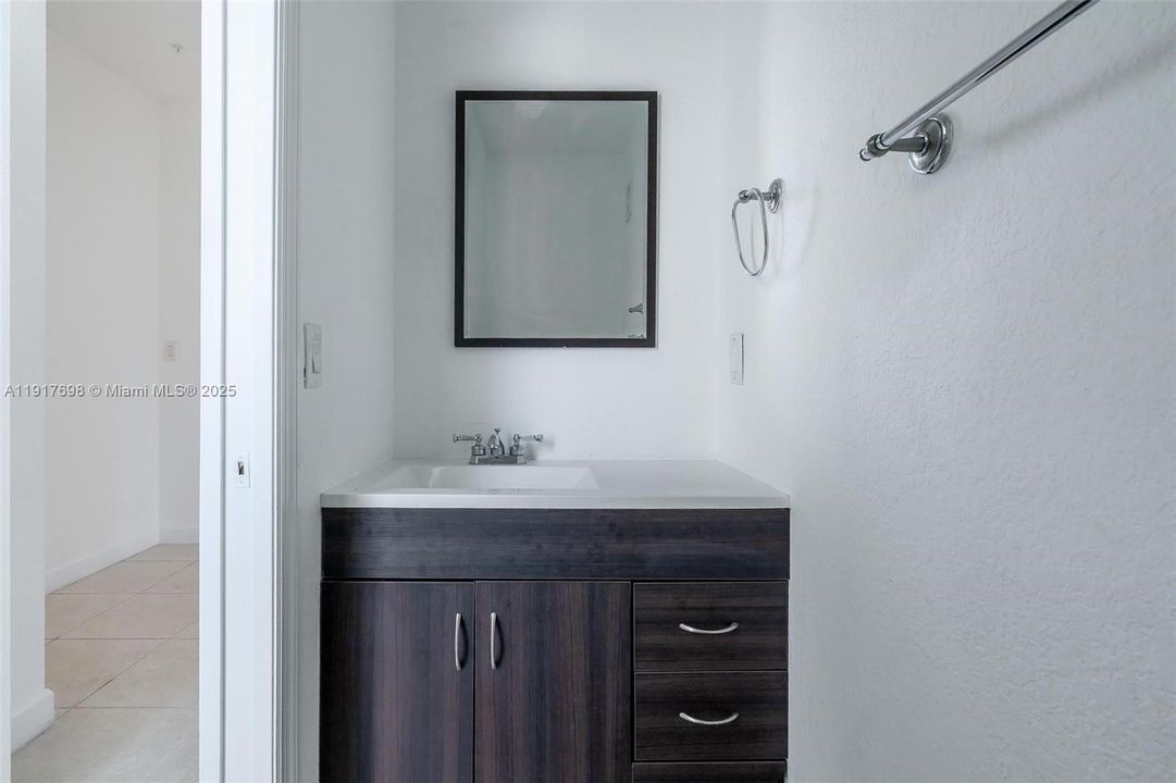 For Rent: $2,950 (3 beds, 2 baths, 1445 Square Feet)