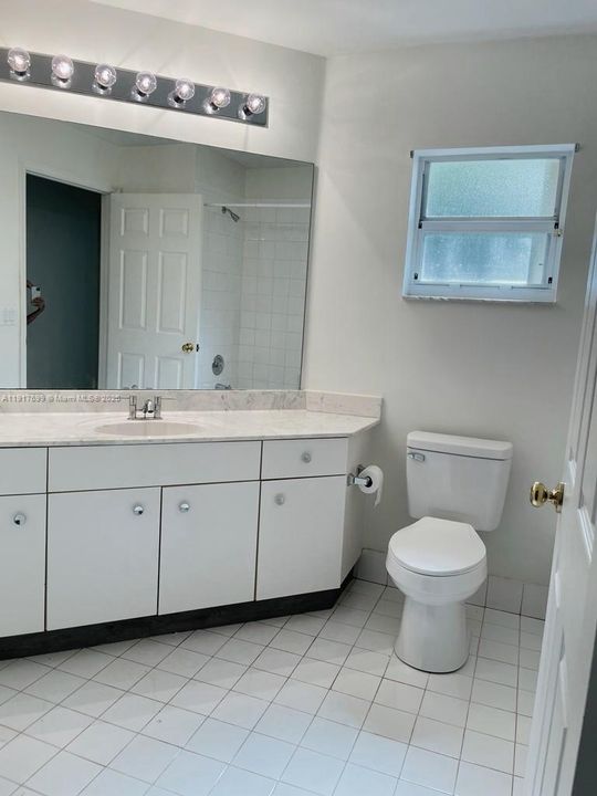 For Rent: $3,590 (3 beds, 2 baths, 1595 Square Feet)