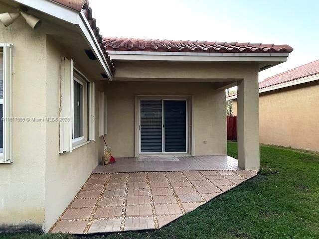 For Rent: $3,590 (3 beds, 2 baths, 1595 Square Feet)