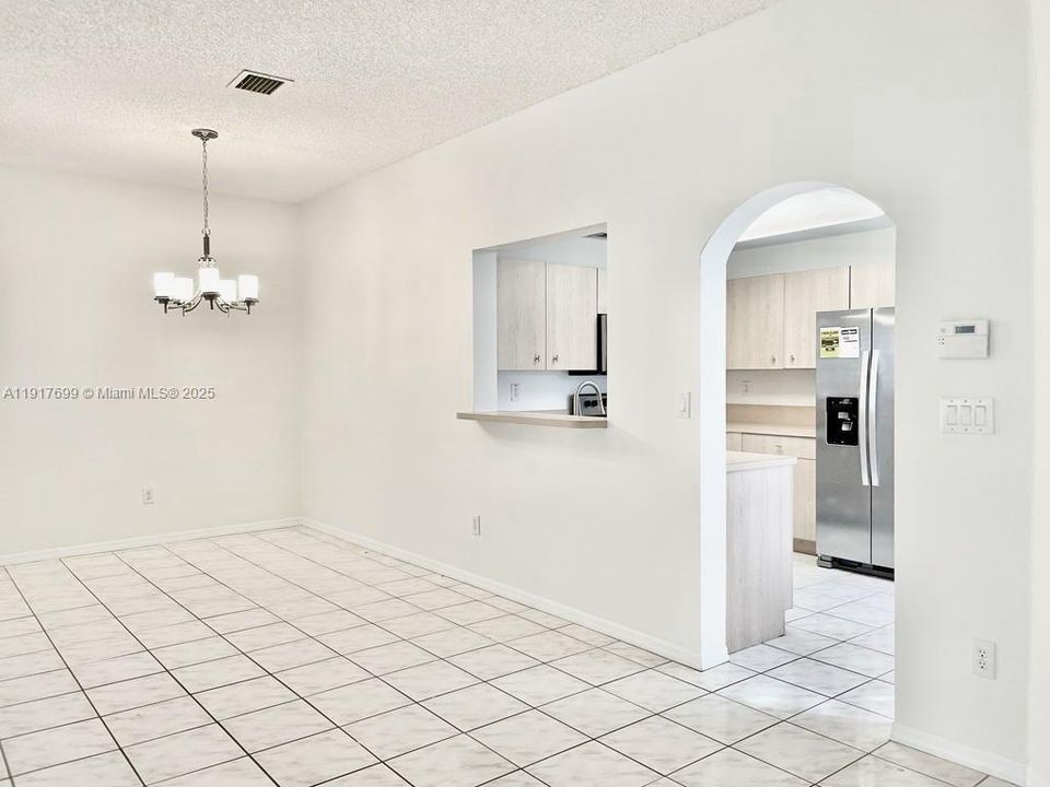 For Rent: $3,590 (3 beds, 2 baths, 1595 Square Feet)