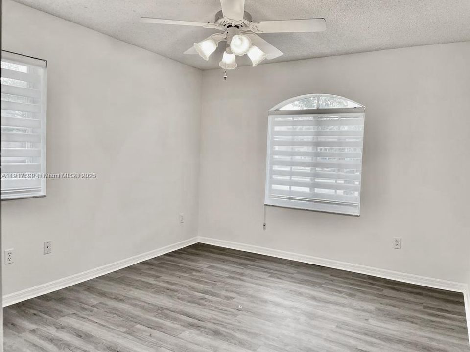 For Rent: $3,590 (3 beds, 2 baths, 1595 Square Feet)