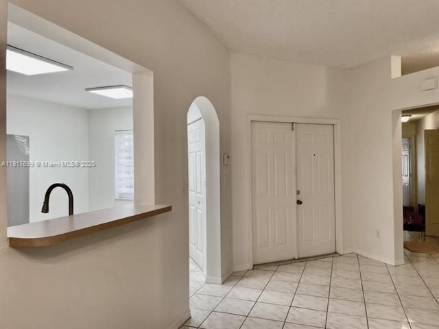 For Rent: $3,590 (3 beds, 2 baths, 1595 Square Feet)