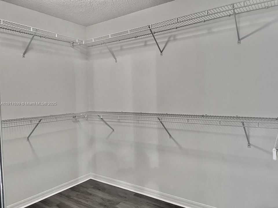 For Rent: $3,590 (3 beds, 2 baths, 1595 Square Feet)