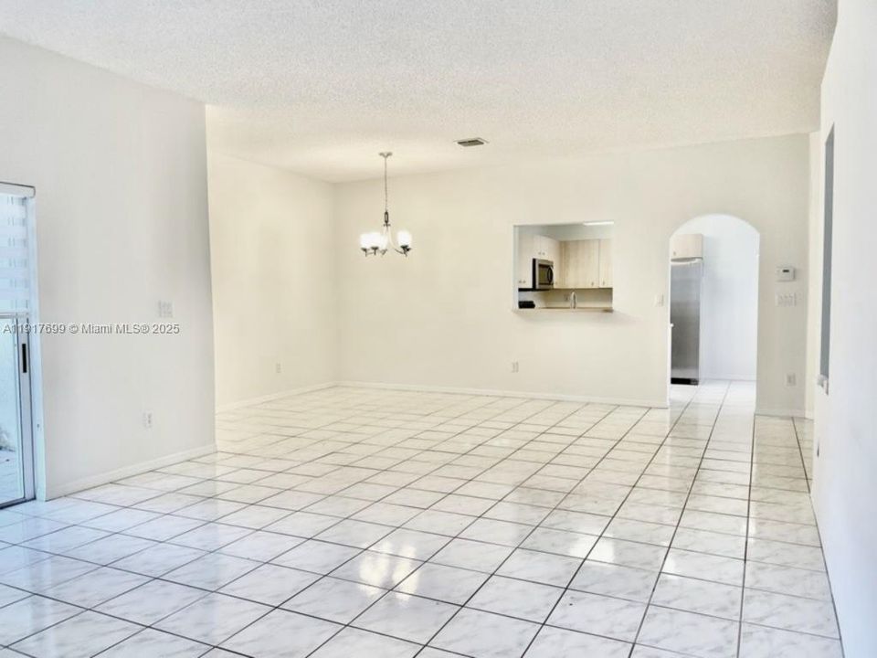 For Rent: $3,590 (3 beds, 2 baths, 1595 Square Feet)